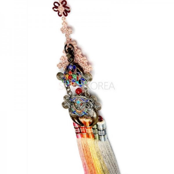 호랑이발톱 오봉술노리개 - 섬세한 은세공과 칠보공예로 제작