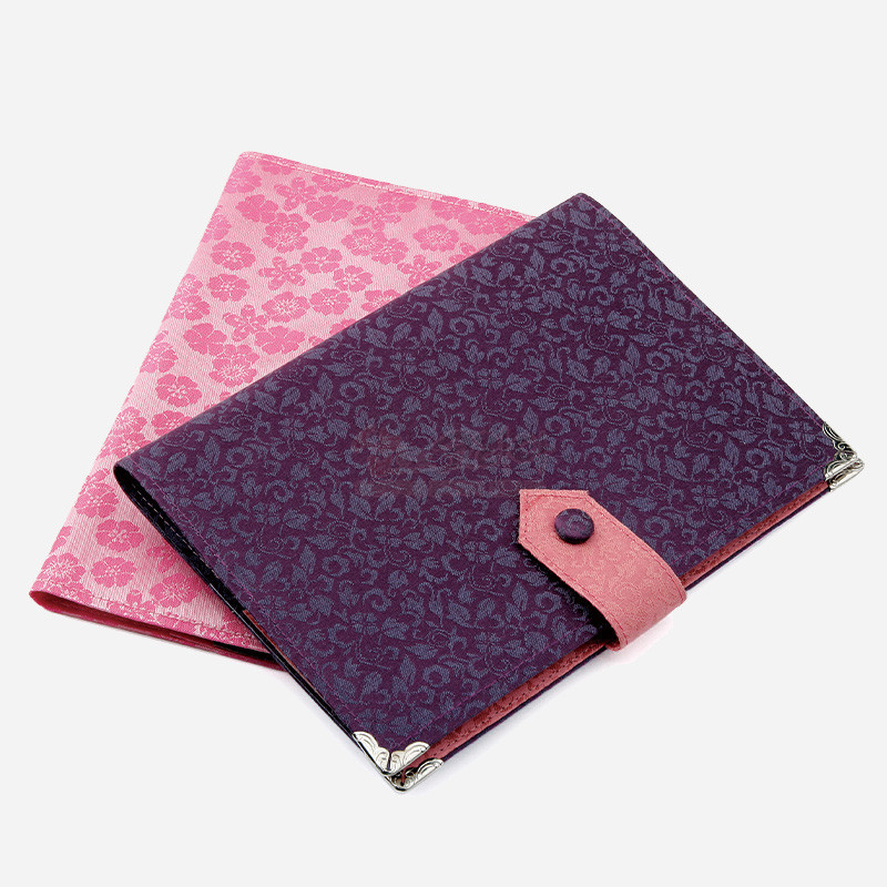 비단배색통장지갑 - 전통무늬가 아름다운 비단통장지갑