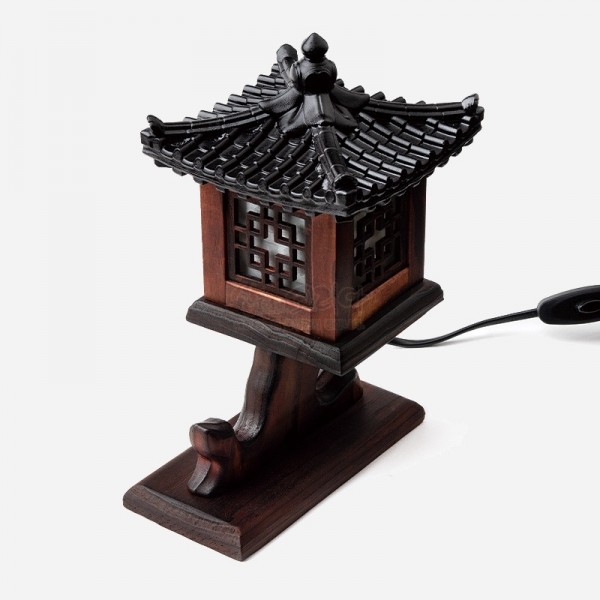 작은좌등-완자누각 - 사각기와의 멋스러움과  나무로 섬세하게 깍아 만든 수작업 좌등