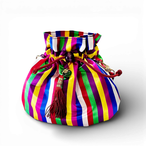 수공예 색동복주머니 손지갑 - 한복 숙련공이 전통을 살리면서도 현대적인으로 만든제품