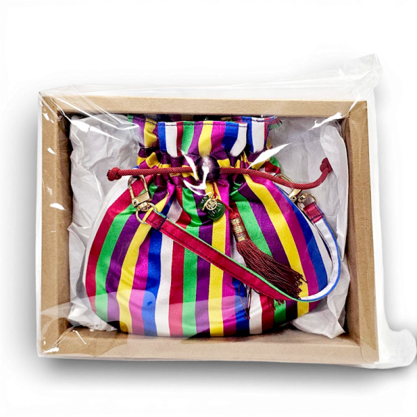 수공예 색동복주머니 손지갑 - 한복 숙련공이 전통을 살리면서도 현대적인으로 만든제품